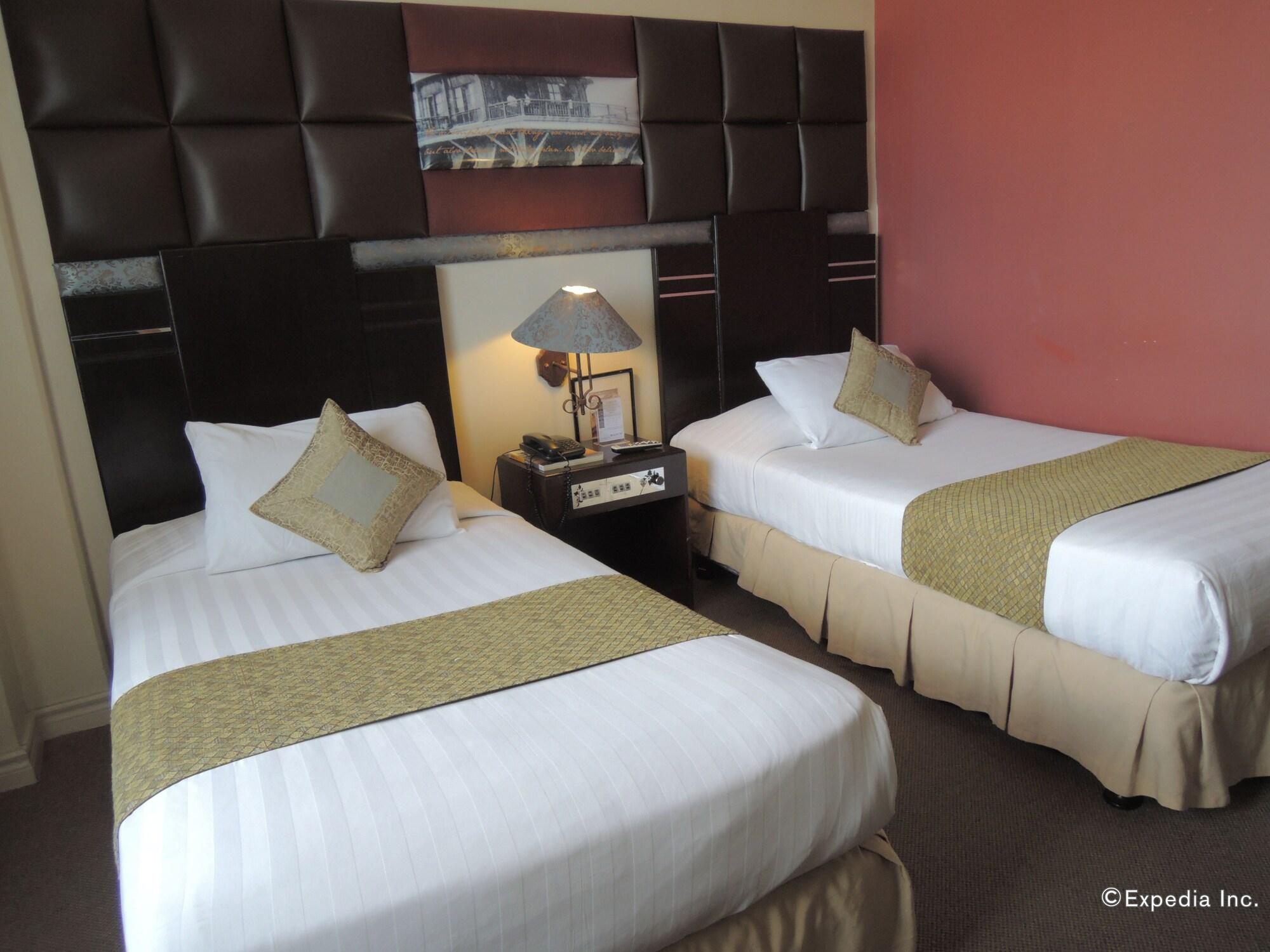 The Bellavista Hotel Lapu-Lapu City Exterior photo