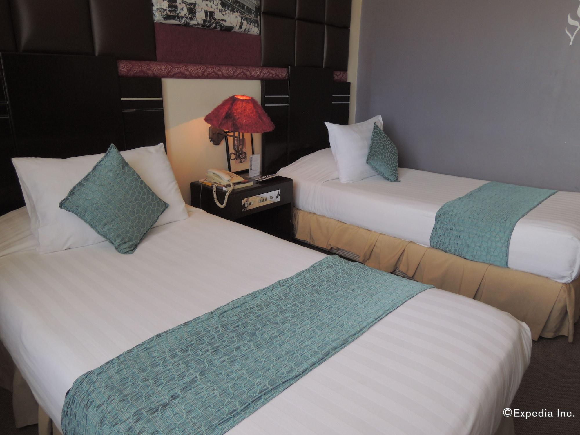 The Bellavista Hotel Lapu-Lapu City Exterior photo