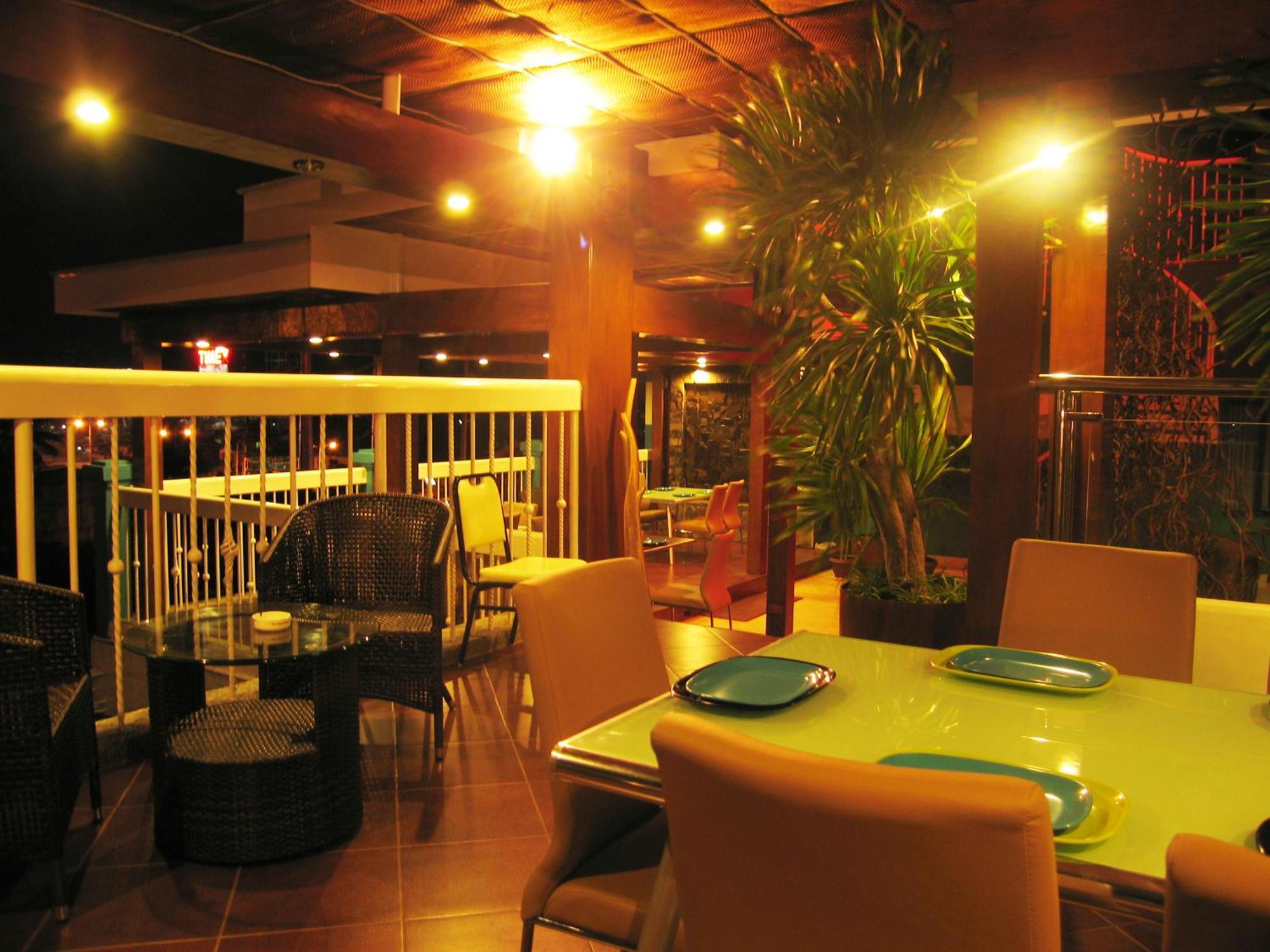The Bellavista Hotel Lapu-Lapu City Exterior photo