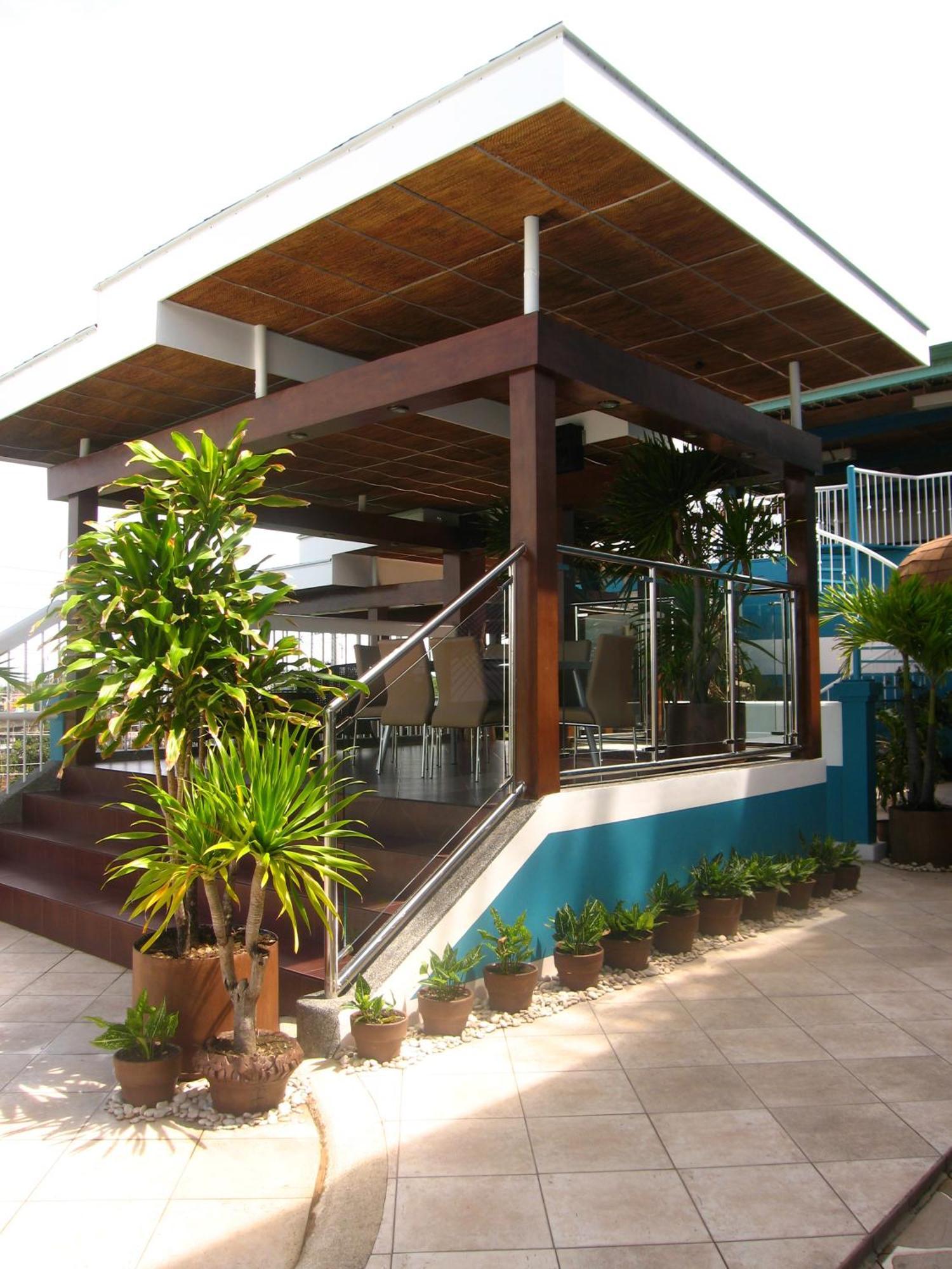 The Bellavista Hotel Lapu-Lapu City Exterior photo