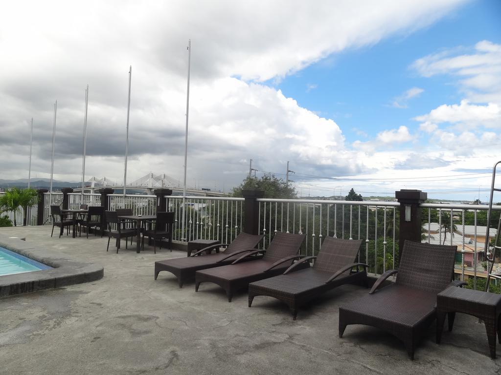 The Bellavista Hotel Lapu-Lapu City Exterior photo