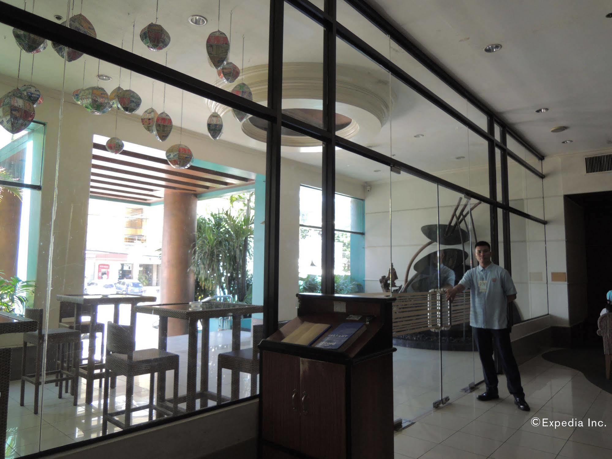 The Bellavista Hotel Lapu-Lapu City Exterior photo